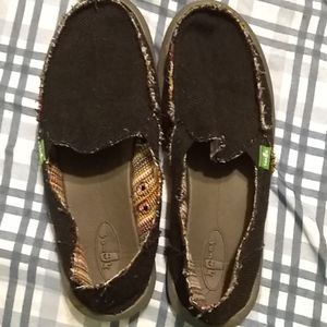 Women's  size 8 sanuk